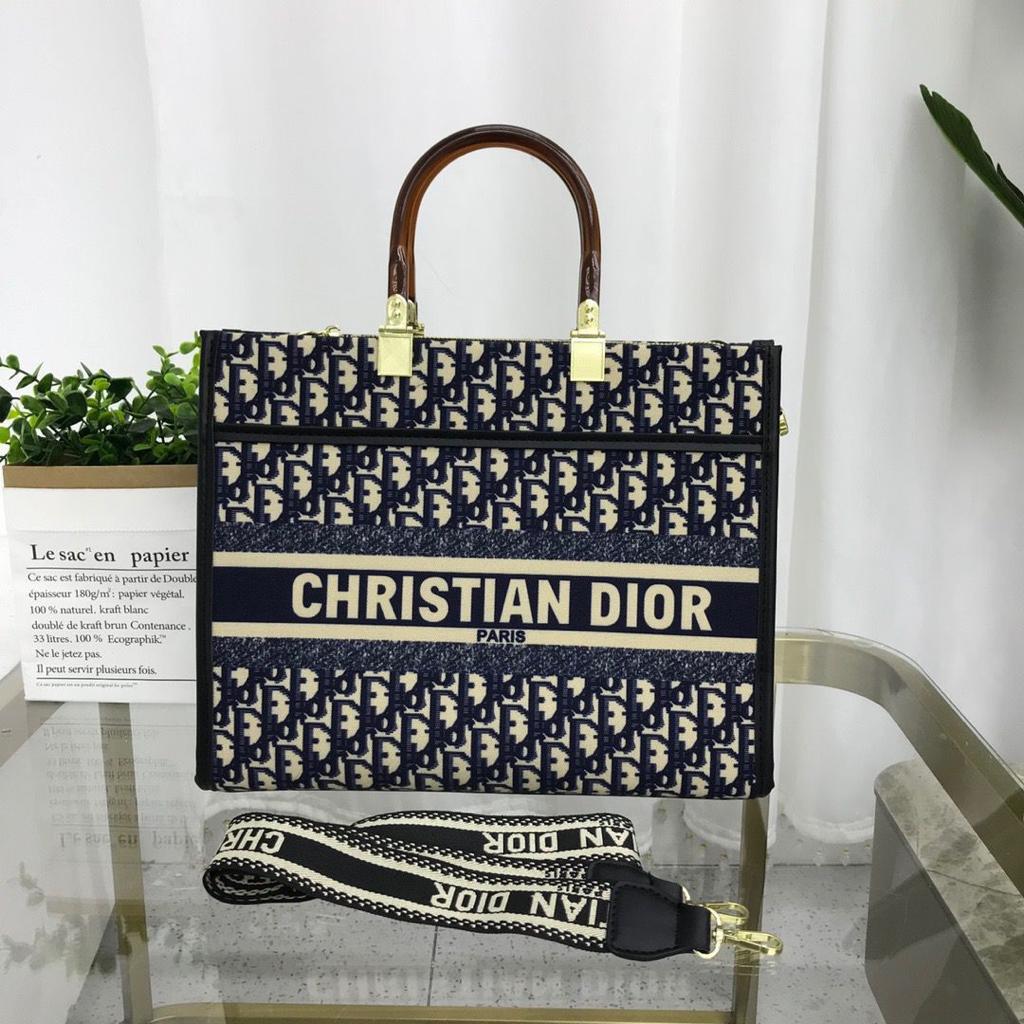 Christian Dior Small Lady Dior Bag 2022 Ss, Grey, 20 x 17 x 8 cm