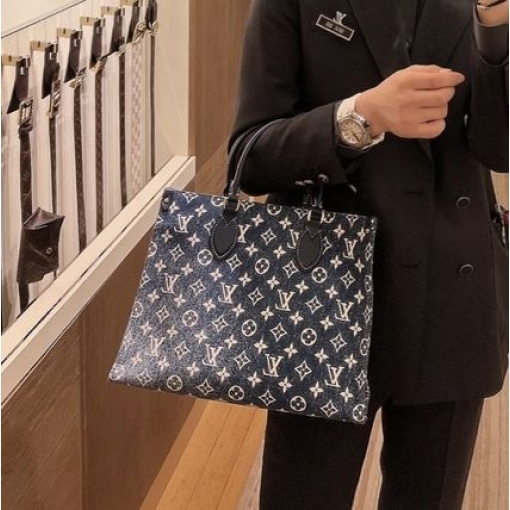 ON THE GO Big Size Bag In Black Colour Monogram Womens Bag -5621-WBG