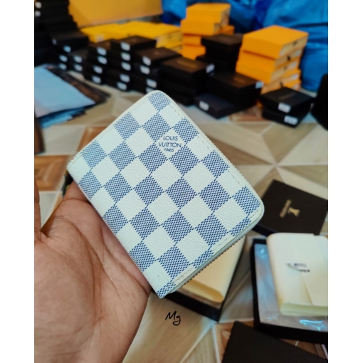 Premium Quality Women's Wallet Authentic brand Printed In White Color & Checks Printed With Brand Box Women's Or Girls Iconic Mini Zip wallet - Classy Look And Best Quality Wallet -006