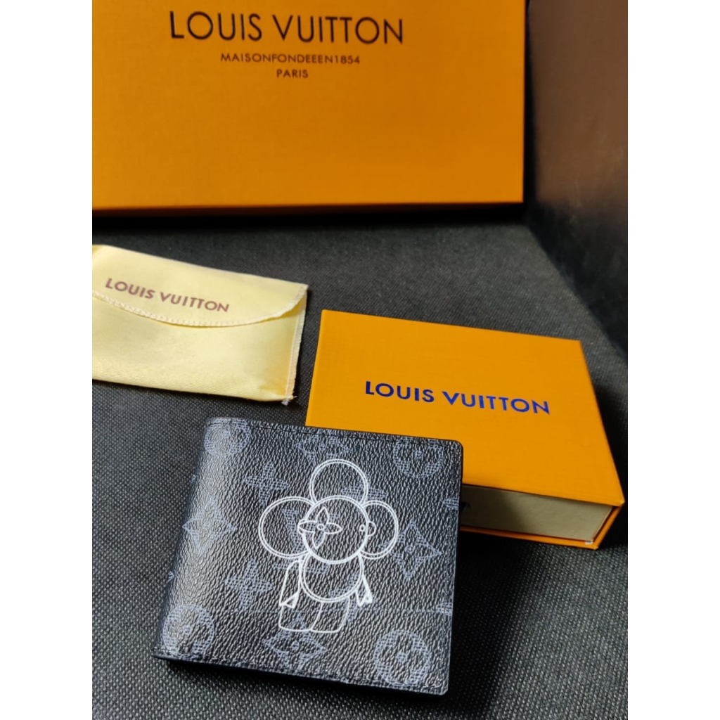 Louis Vuitton Leather Heavy quality latest full printed design Fancy look wallet for men's LV-704