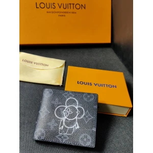 Louis Vuitton Leather Heavy quality latest full printed design Fancy look wallet for men's LV-704