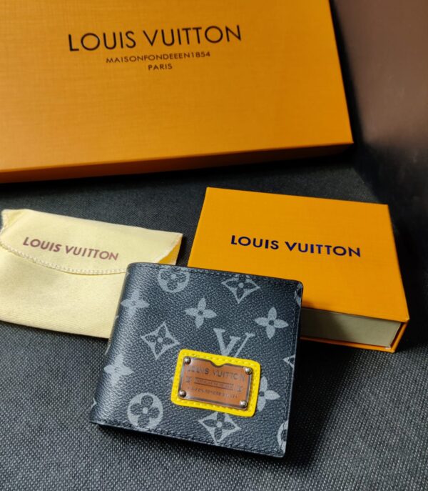 Louis Vuitton Leather Heavy quality latest full printed design Fancy look wallet for men's LV-712